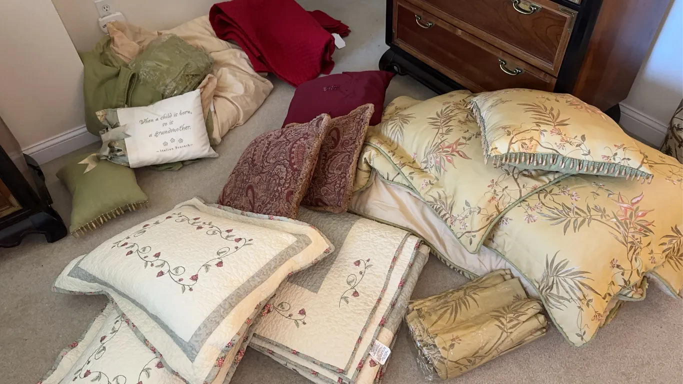 Comforters/quilts/coverlets and more