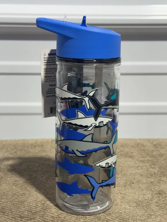 *NEW* 14 oz Shark Double Wall Insulated Plastic Water Bottle with Lid and Straw