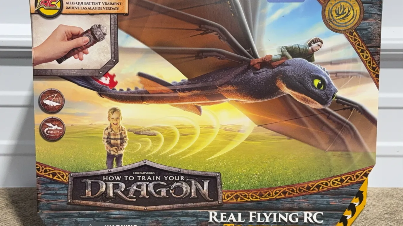 *NEW* Dreamworks Dragons, How to Train Your Dragon, Remote Control Flying Toothless Toy