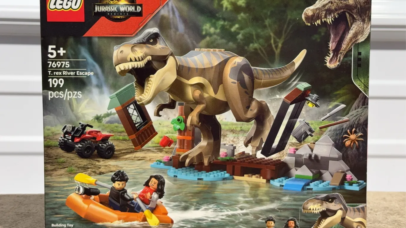 *New* LEGO Jurassic World T-Rex River Escape Dinosaur (76975)
