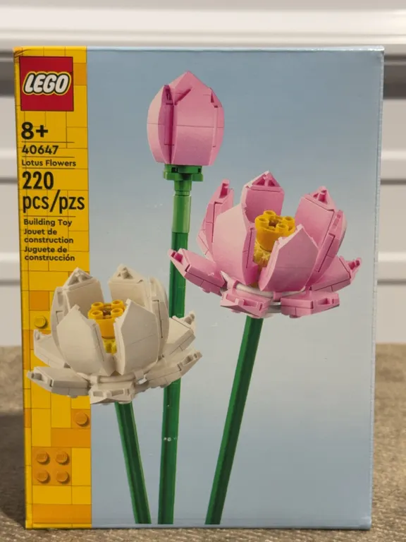 *NEW* LEGO Lotus Flowers Building Set (40647)