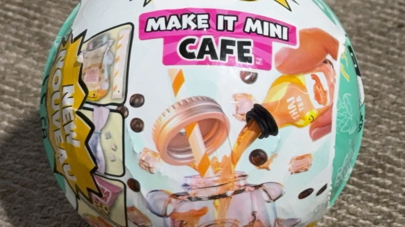 *NEW* MGA's Miniverse Make It Mini Cafe, Series 4
