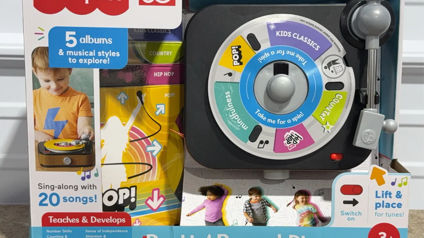*NEW* Fisher-Price Rockin’ Record Player Musical Toy with Turntable & 5 Records for Toddler