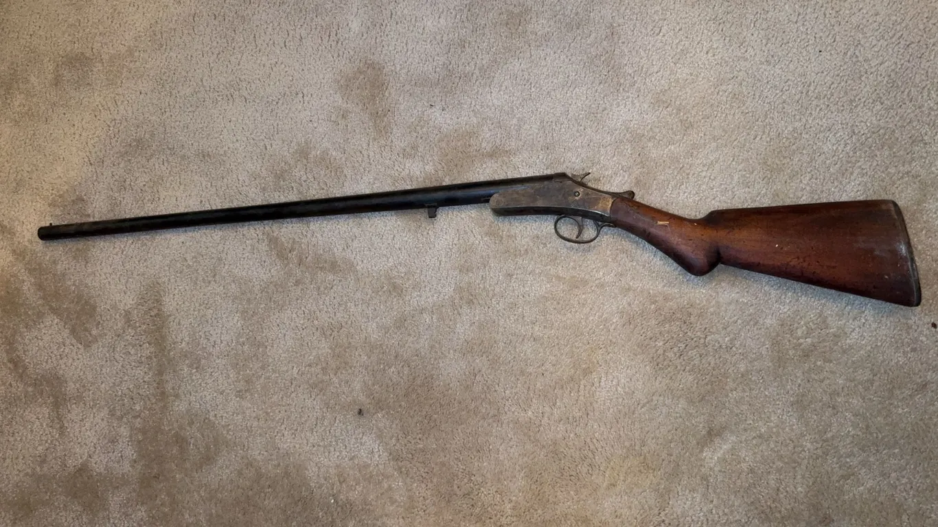 The crescent fire arms co. 20ga shotgun