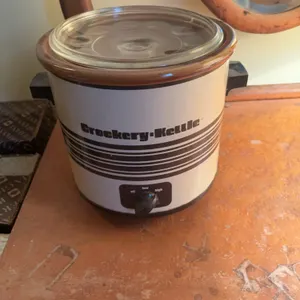 Crockery kettle crockpot