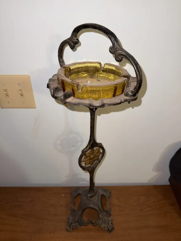 Cast iron ashtray holder