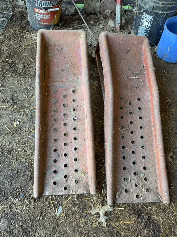 Metal car ramps