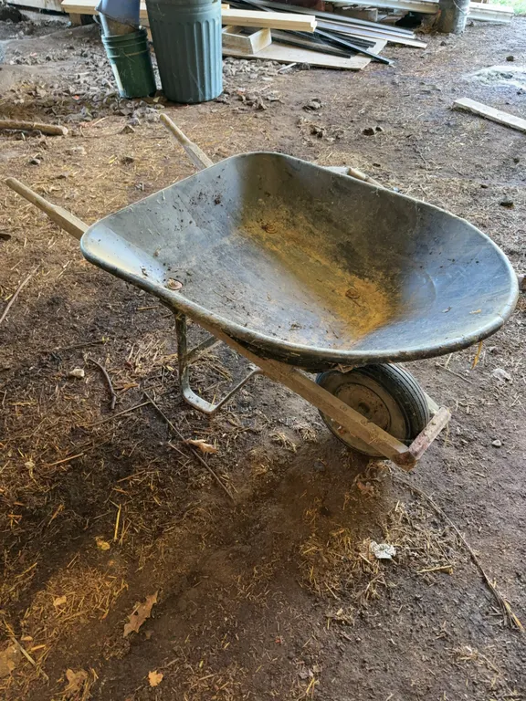 Wheel barrel