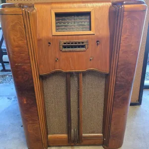 Floor Model Tube Radio - Westinghouse