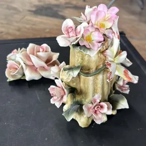E&R Italy Golden Crown Porcelain Flower Arrangemen