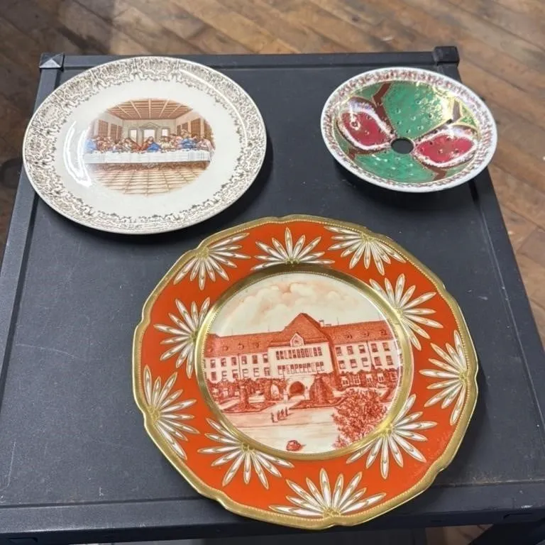 Set of 3 Decorative Plates: Last Supper, Building