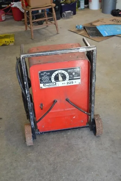 lincolln Welder AC-225-S With cables & cart