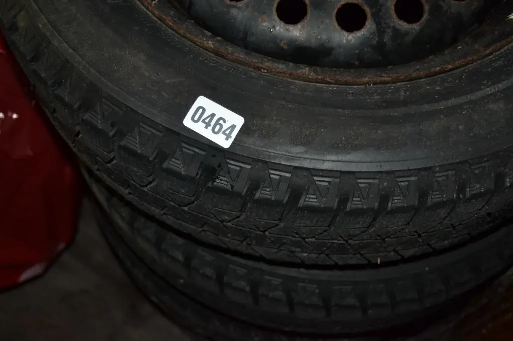 SET OF 4 TIRES ON STEEL RIMS P205 60 R16