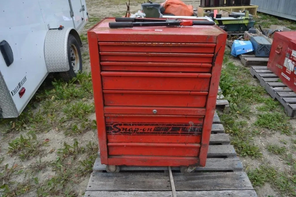 Snap on tool box complete with tools