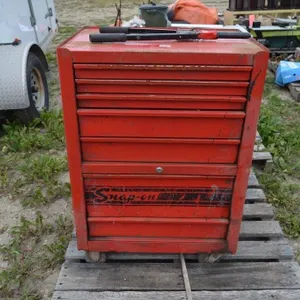 Snap on tool box complete with tools
