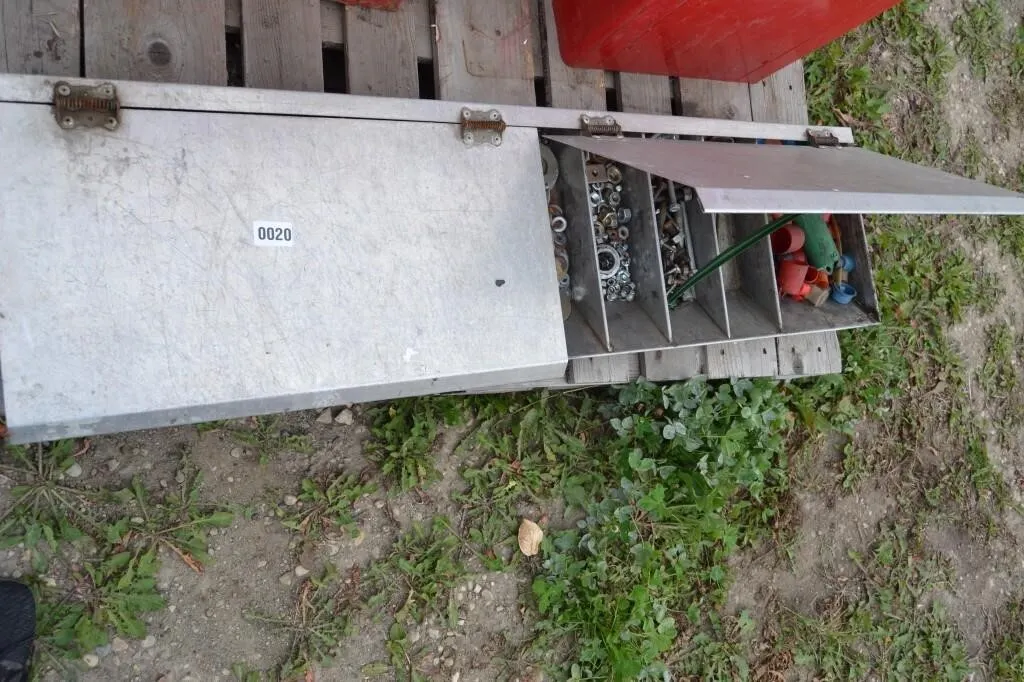Flat Aluminum tool box