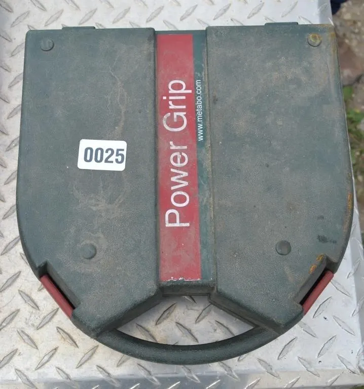Power grip in case