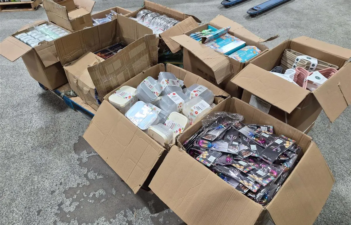 Children's Toys, Kitchen Utensils, Wireless Mice & More
UNRESERVED