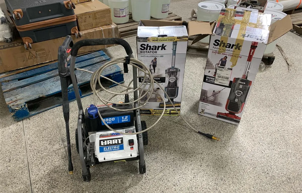 HART Pressure Washer & Shark Vacuums
UNRESERVED