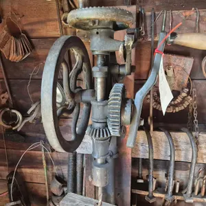 Antique Hand-Crank Drill Press
 UNRESERVED