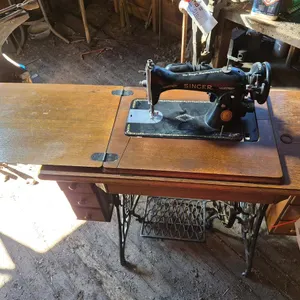 Singer 15-90 Electric Sewing Machine
 UNRESERVED