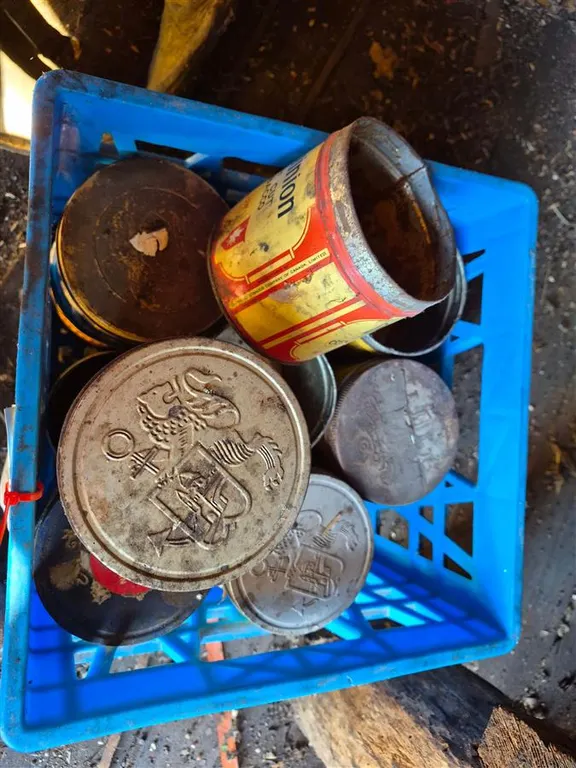 Assorted Vintage Tobacco Tins
UNRESERVED
