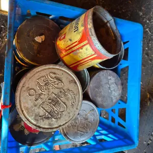Assorted Vintage Tobacco Tins
 UNRESERVED