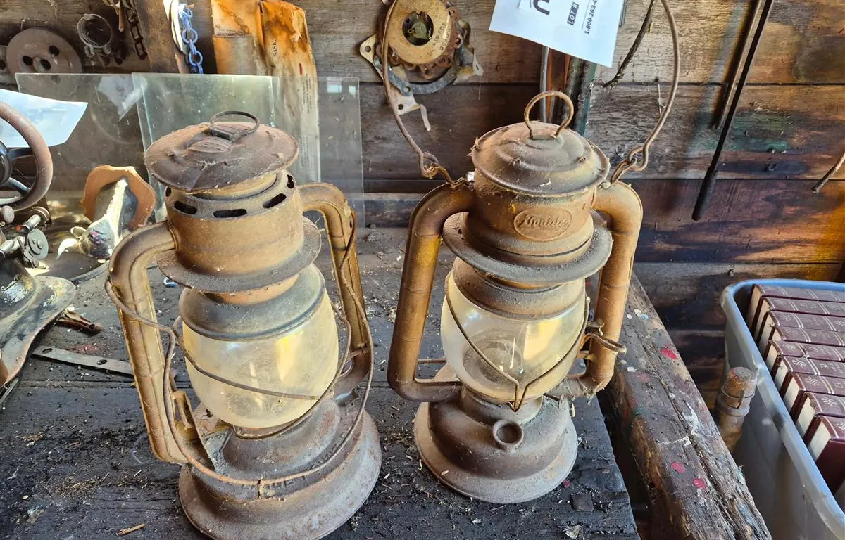 Two Vintage Kerosene Lanterns
UNRESERVED