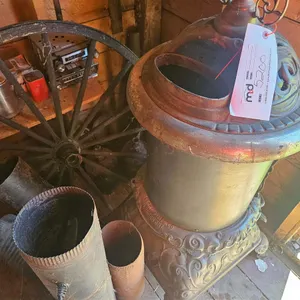 Gurney Foundry Cast Iron Wood Stove w/ Chimney & Fireplace Accessories
 UNRESERVED