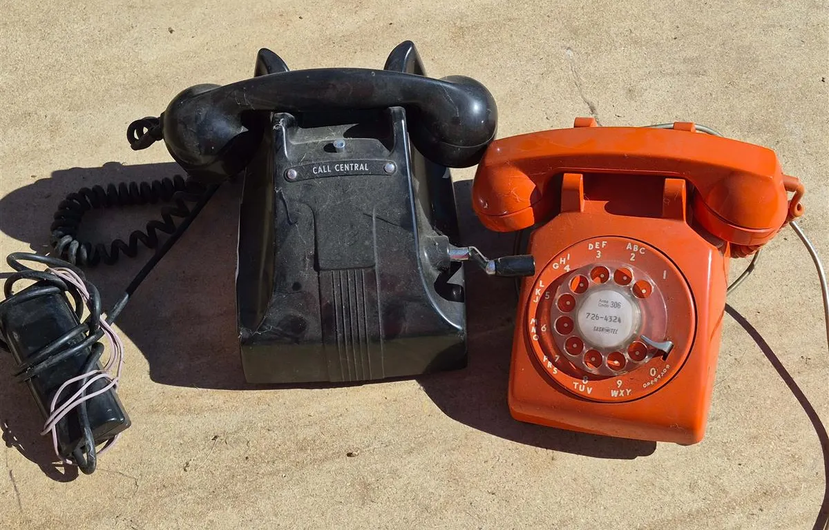 Vintage Rotary Telephone Assortment
UNRESERVED