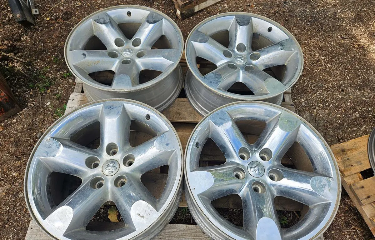 Set of (4) Dodge Ram Alloy Wheels
UNRESERVED