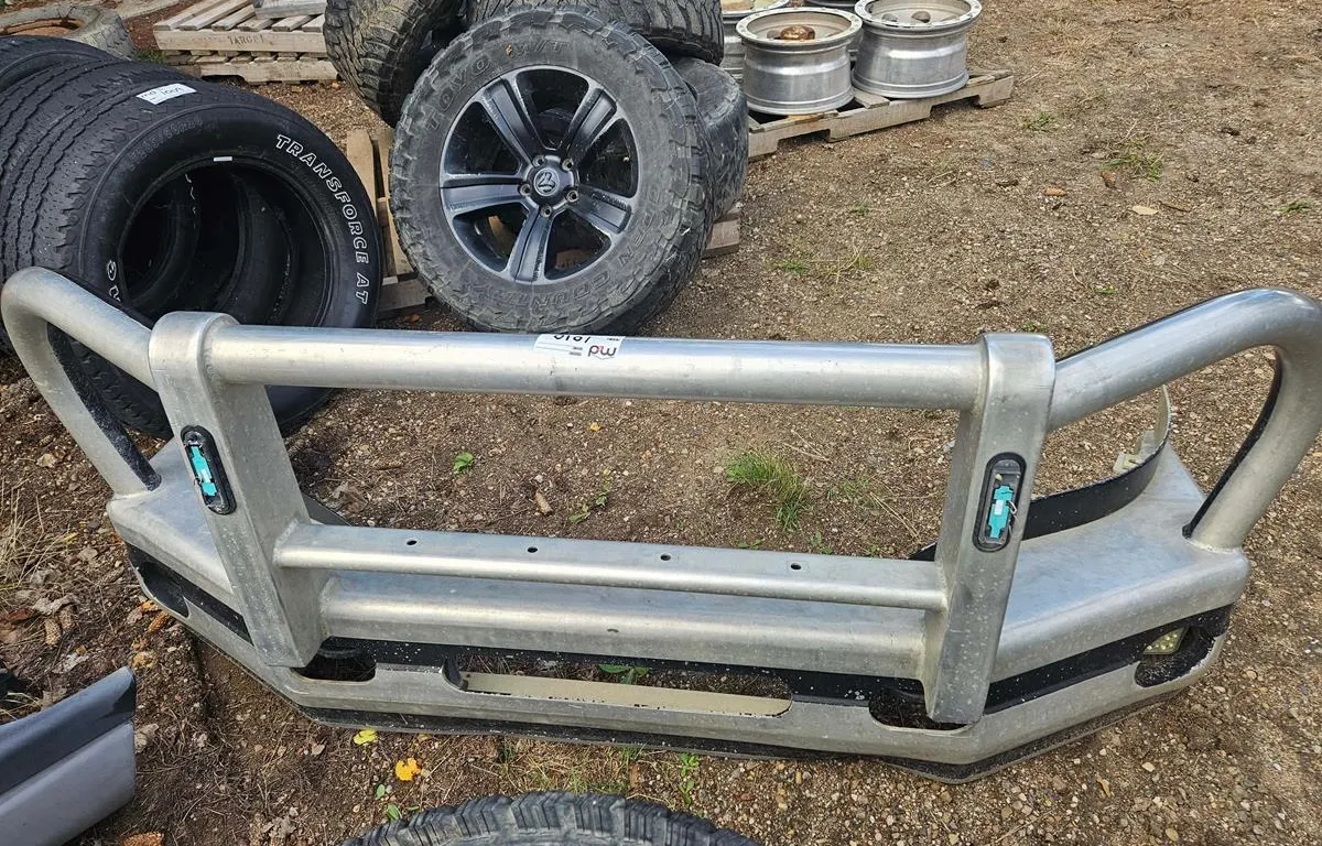 Aluminum Truck Grille Guard
UNRESERVED