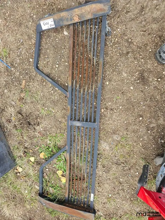 64" Tailgate
UNRESERVED