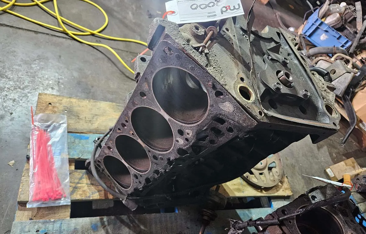 V8 318 Magnum Engine Block
UNRESERVED