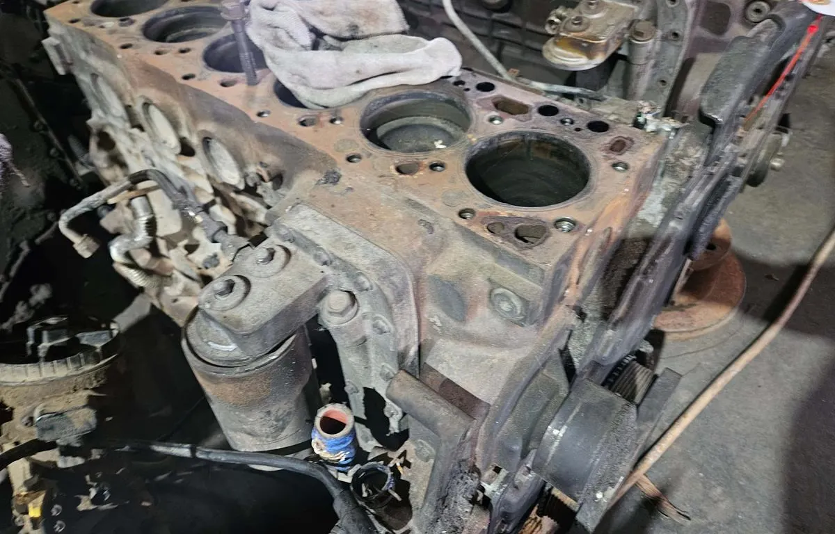 6-Cylinder Diesel Engine Core
UNRESERVED