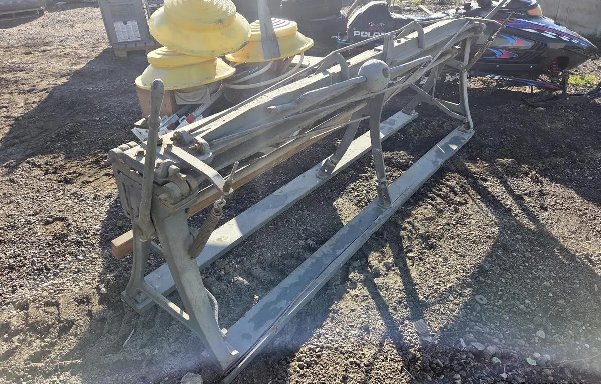 Manual Sheet Metal Bending Brake
UNRESERVED