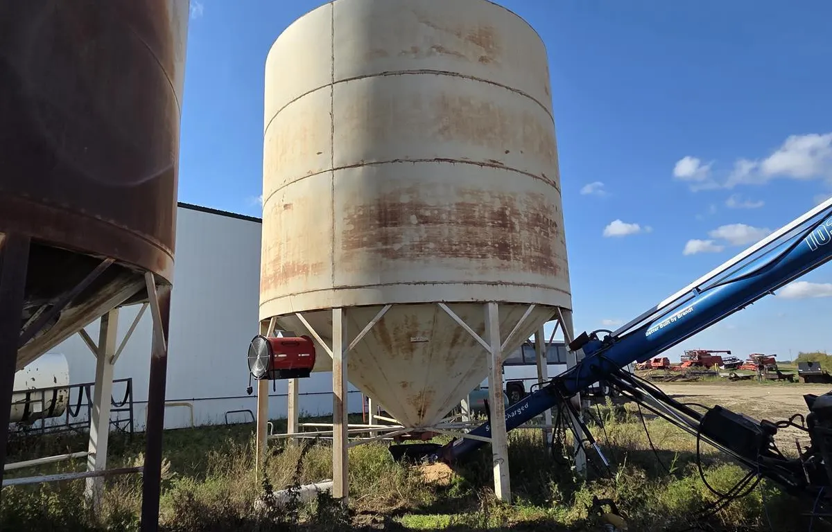 Univision Hopper Grain Bin with Flaman Fan
UNRESERVED