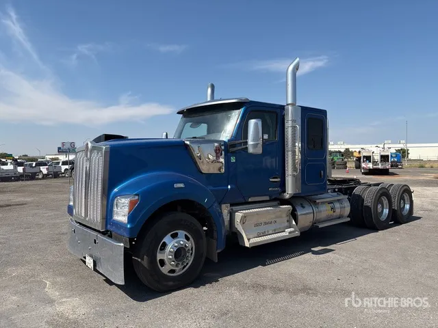 2023 Kenworth W990 6x4 T/A Sleeper Truck Tractor