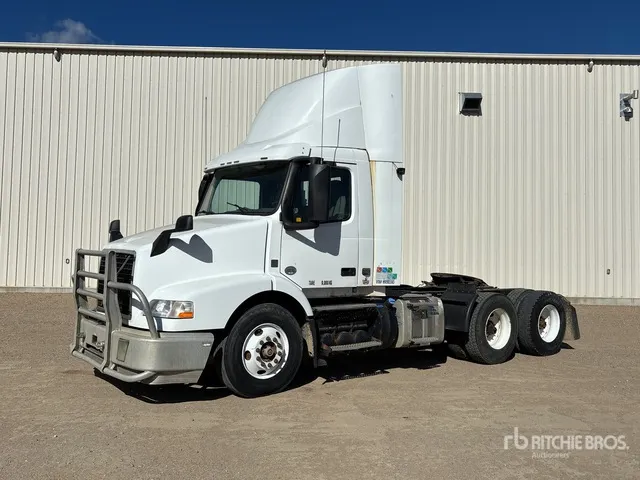 2017 Volvo VNM 6x4 T/A Day Cab Truck Tractor