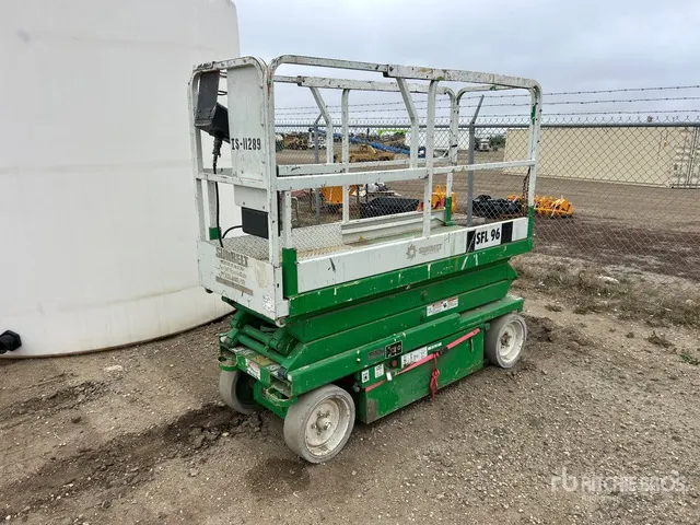 2000 JLG 2032-E2 Electric Scissor Lift