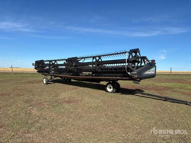 2009 MacDon FD70 35 ft Flex Draper Combine Header