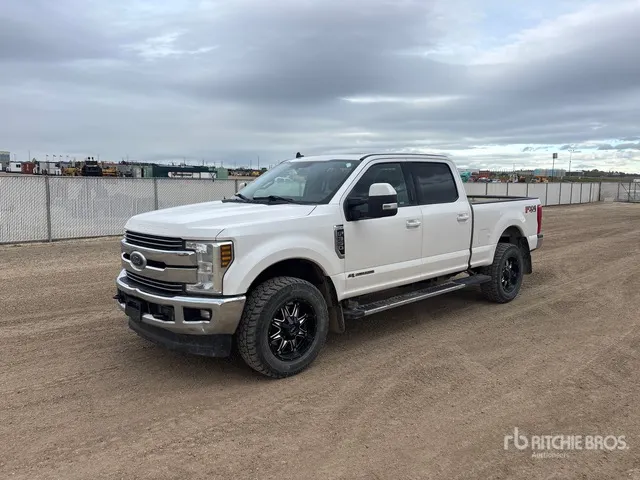 2019 Ford F-350 Lariat 4x4 Crew Cab Pickup