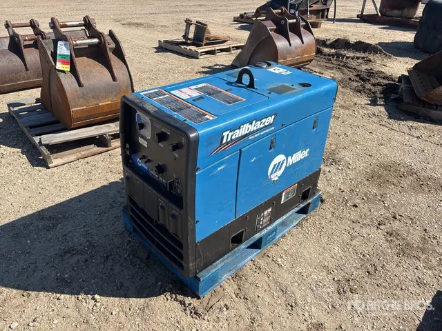 Miller Trailblazer 325 EFI 325 A Multi-Process Engine Driven Welder