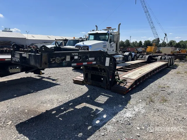 2013 Fontaine Magnitude 55H 55 ton Tri/A Removable Gooseneck Lowboy Trailer