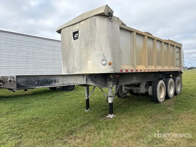 2019 Warren 30 ft 6 in Tri/A End Dump Trailer