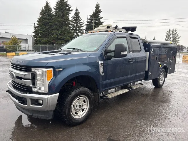 2017 Ford F-250 XLT 4x4 Utility Truck