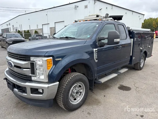 2017 Ford F-250 XLT 4x4 Utility Truck