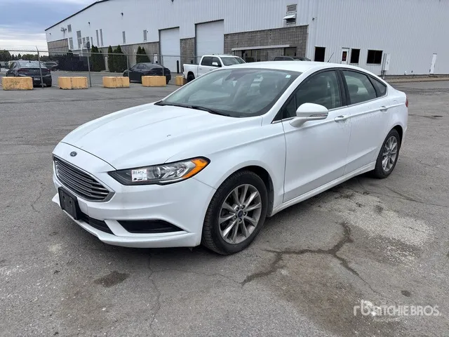 2017 Ford Fusion SE Automobile