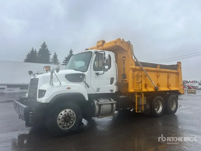 2014 Freightliner 114SD 6x4 T/A Dump Truck
