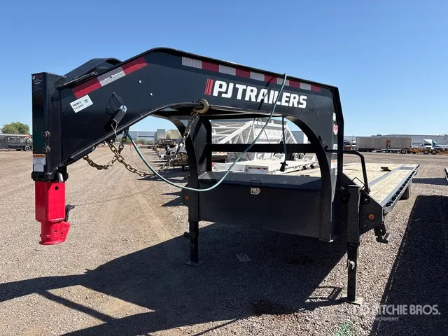 2025 PJ Trailers LX402 40 ft T/A Gooseneck Equipment Trailer